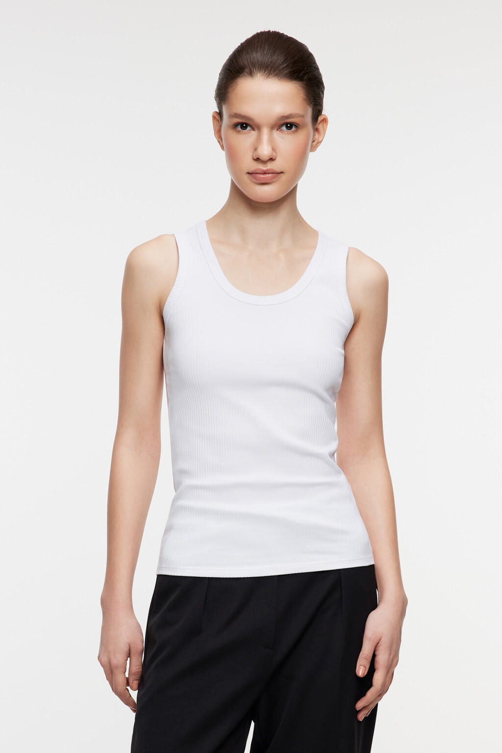 Майка хлопковая облегающая базовая в рубчик - цвет белый - 1