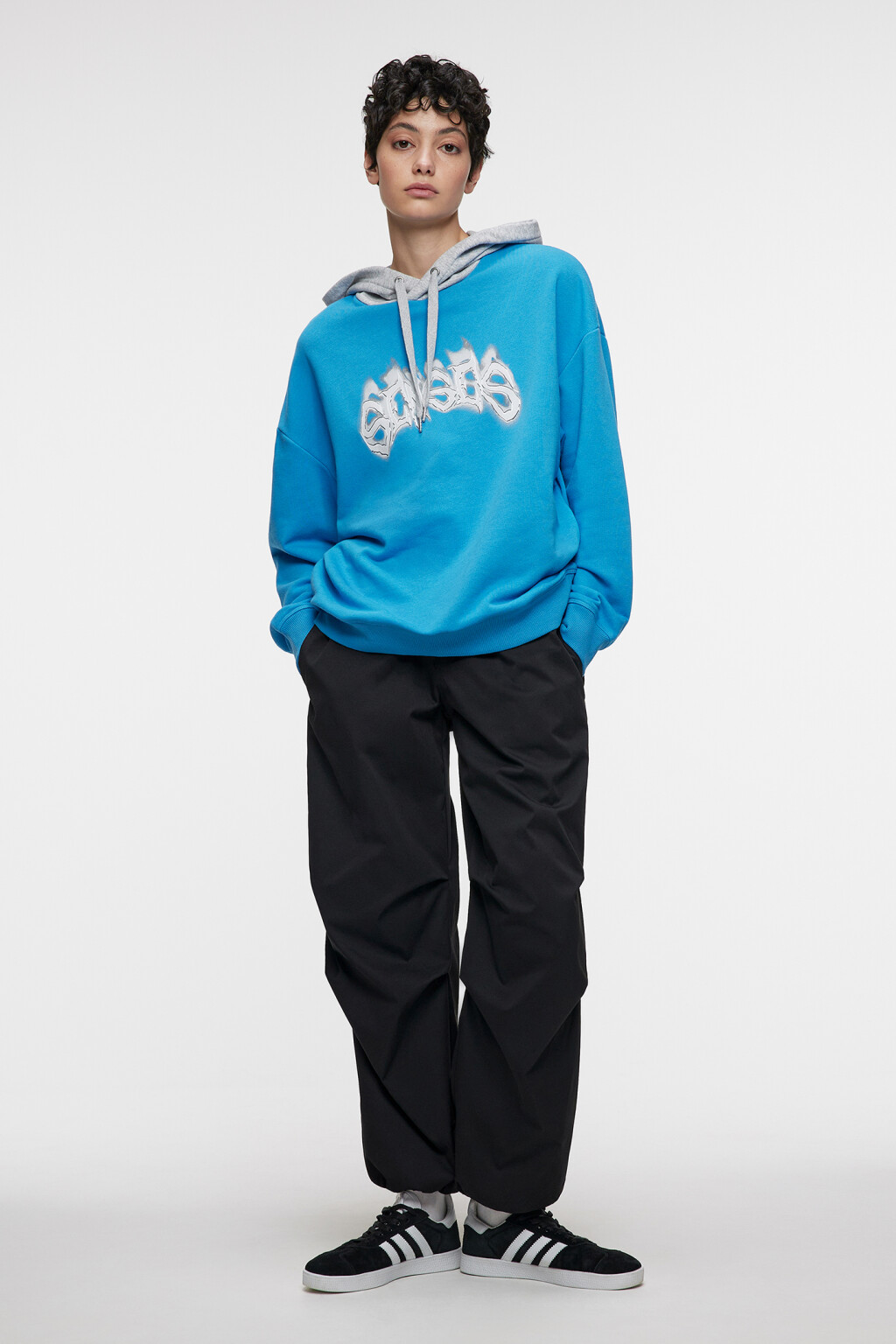 Толстовка oversize с капюшоном и принтом-надписью - цвет синий - 4