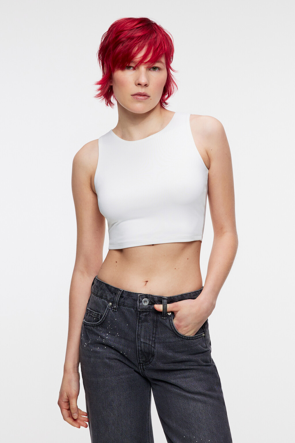 Топ-майка облегающий укороченный на широких бретелях - цвет белый - 1