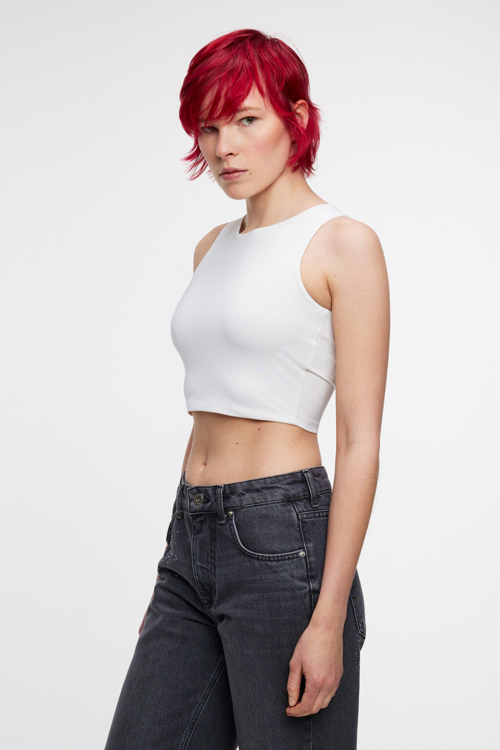 Топ-майка облегающий укороченный на широких бретелях - цвет белый - 2