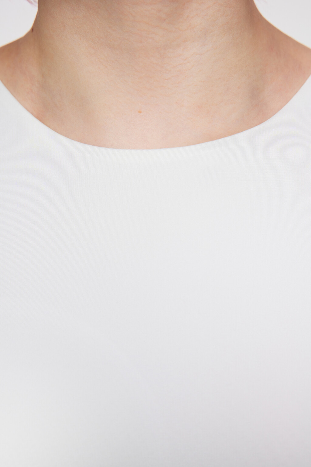 Топ-майка облегающий укороченный на широких бретелях - цвет белый - 5