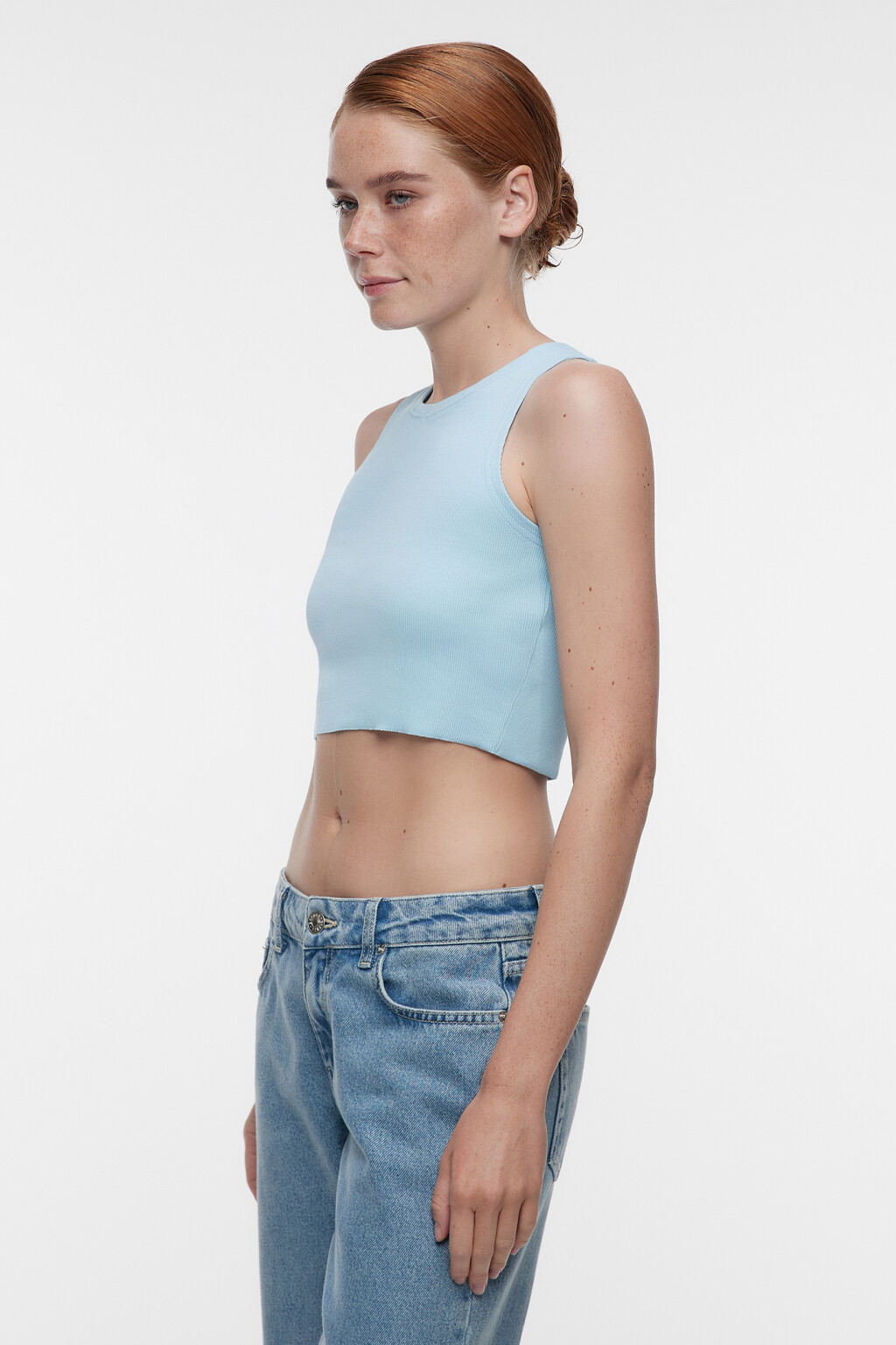 Топ-майка хлопковый укороченный на широких бретелях - цвет голубой - 2
