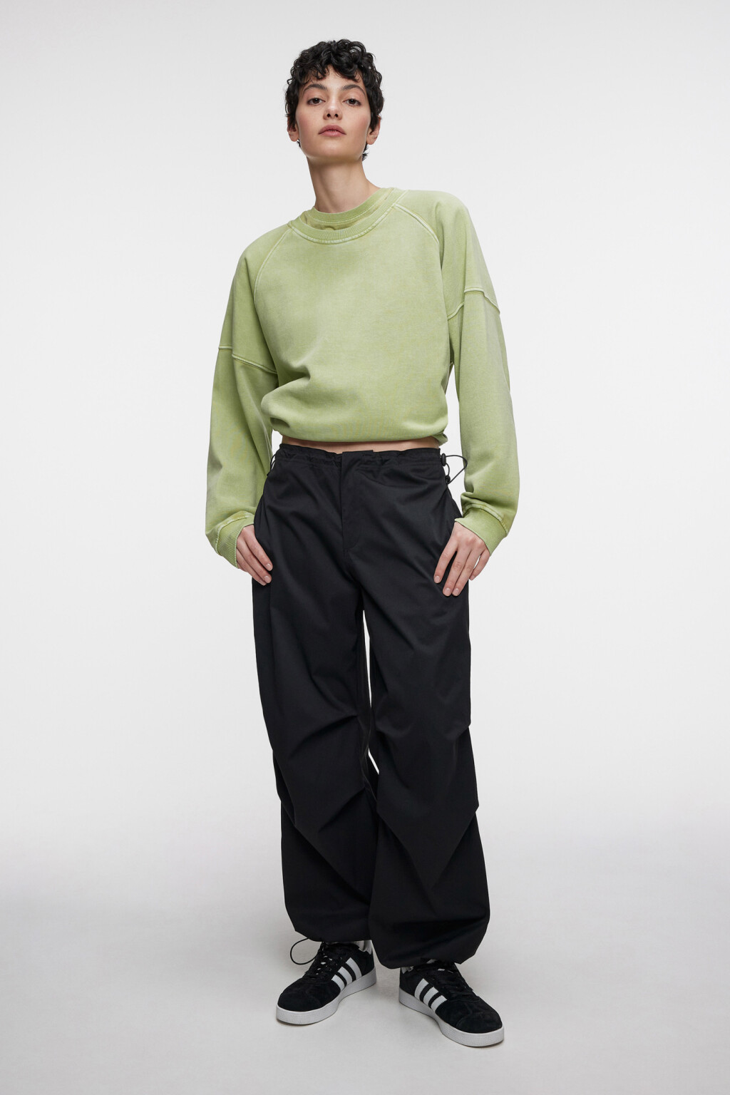 Свитшот oversize хлопковый с состаренным эффектом - цвет зеленый - 4