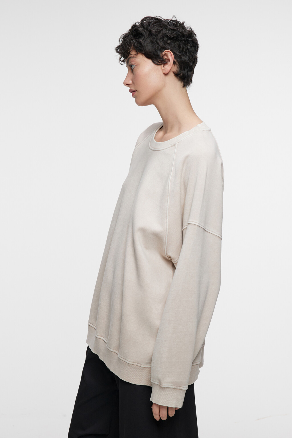 Свитшот oversize хлопковый с состаренным эффектом - цвет бежевый - 2