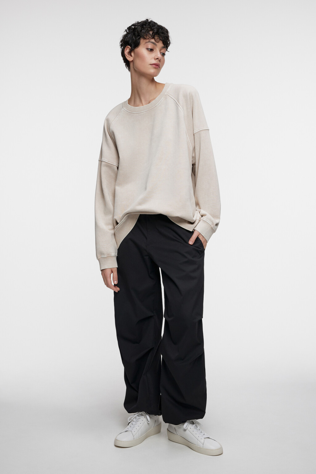 Свитшот oversize хлопковый с состаренным эффектом - цвет бежевый - 4