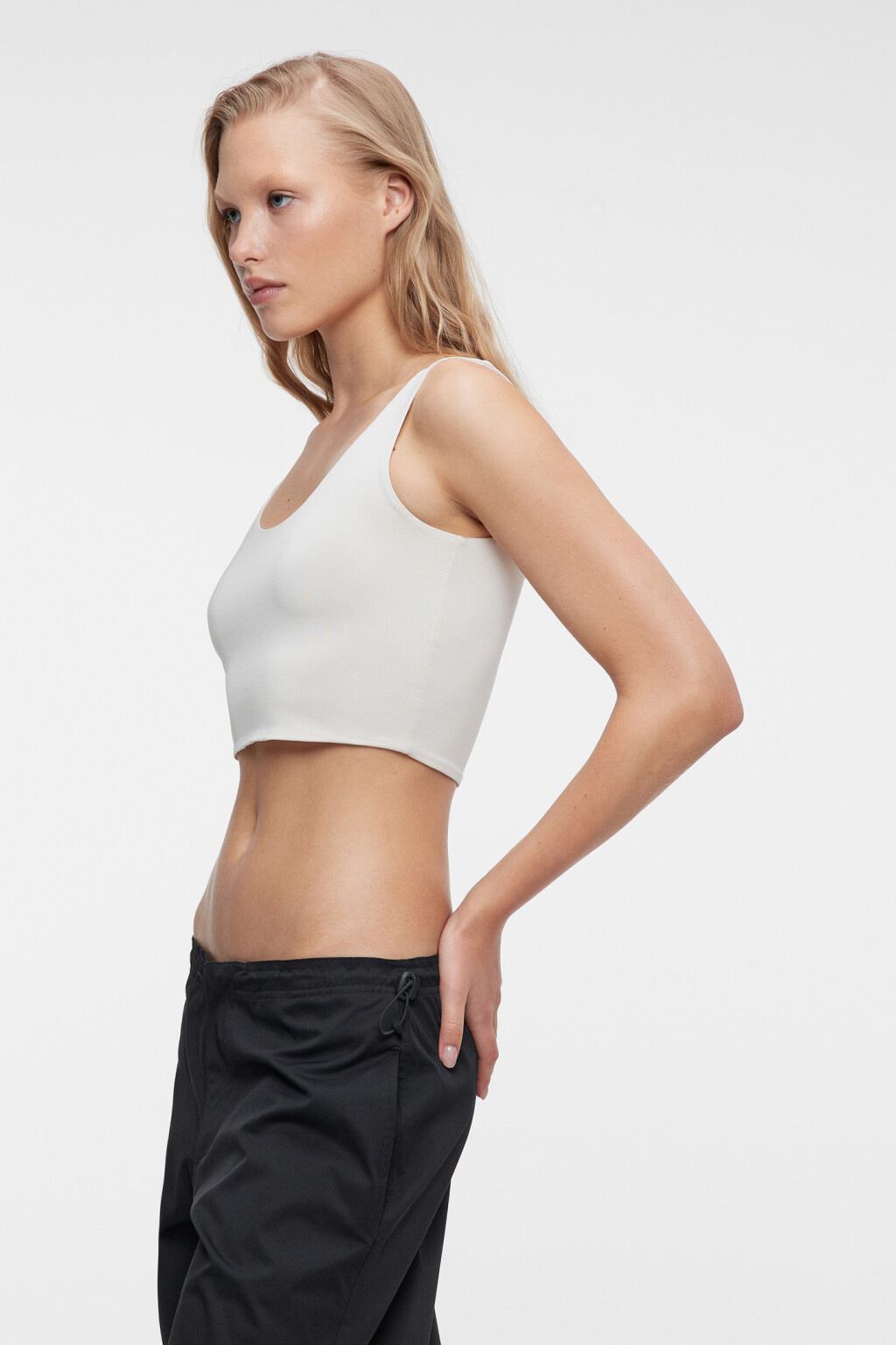 Топ-майка укороченный гладкий с подкладкой на груди - цвет бежевый - 2