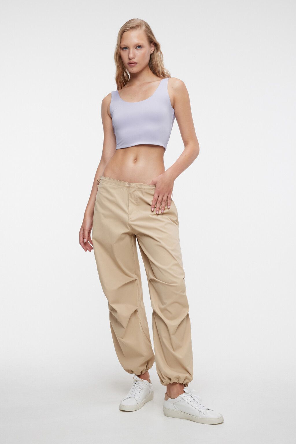 Топ-майка укороченный гладкий с подкладкой на груди - цвет сиреневый - 4