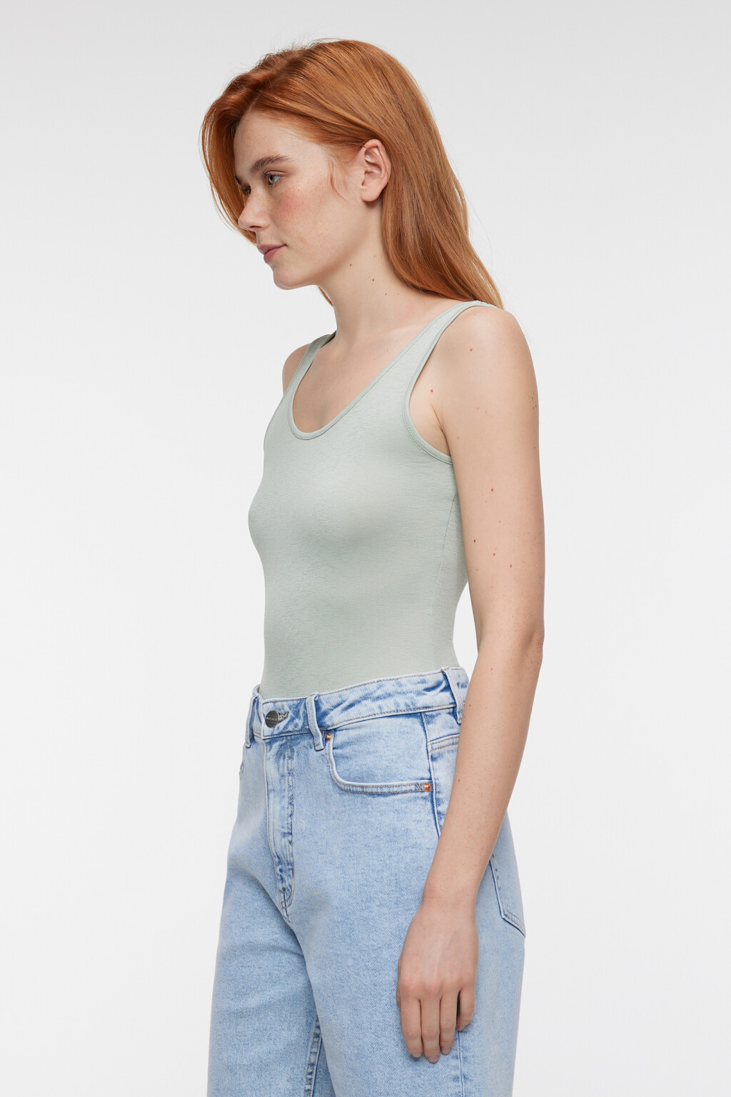 Боди-майка облегающая с глубоким вырезом - цвет зеленый - 2