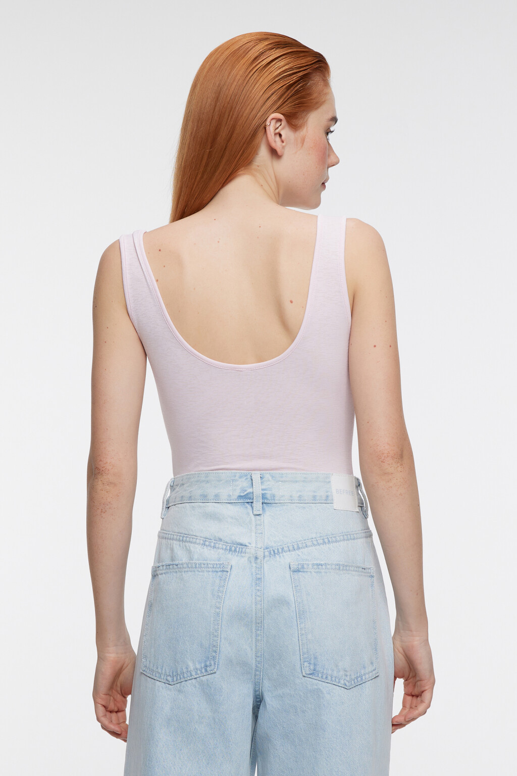 Боди-майка облегающая с глубоким вырезом - цвет розовый - 3