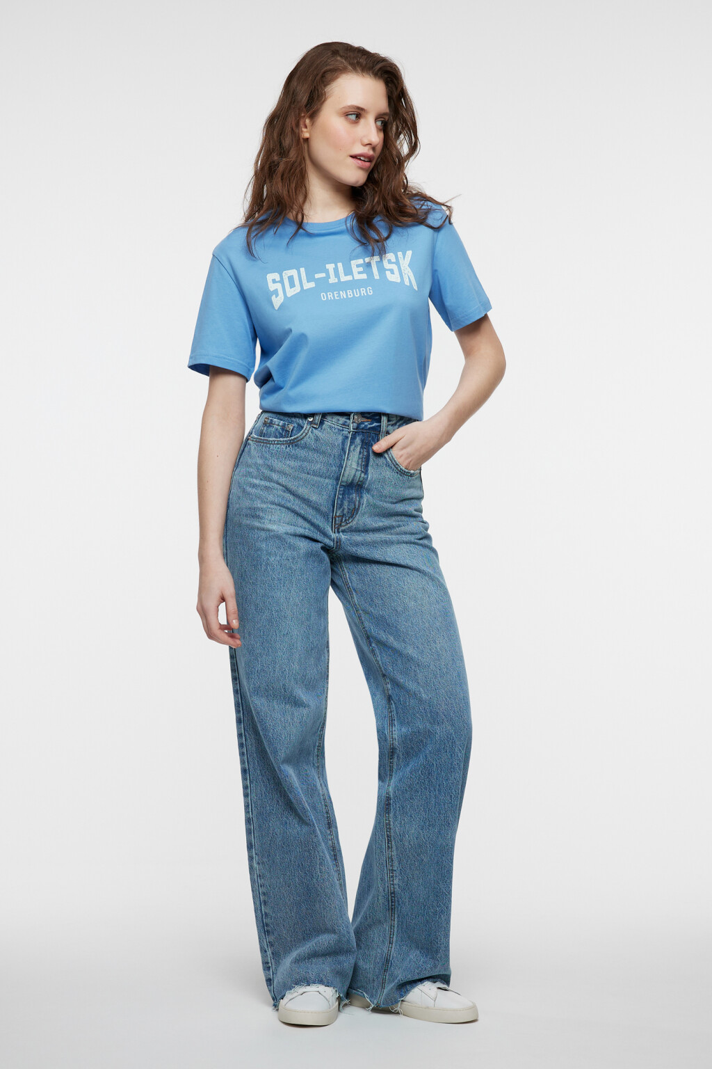 Футболка прямая хлопковая с названиями городов - цвет голубой - 1