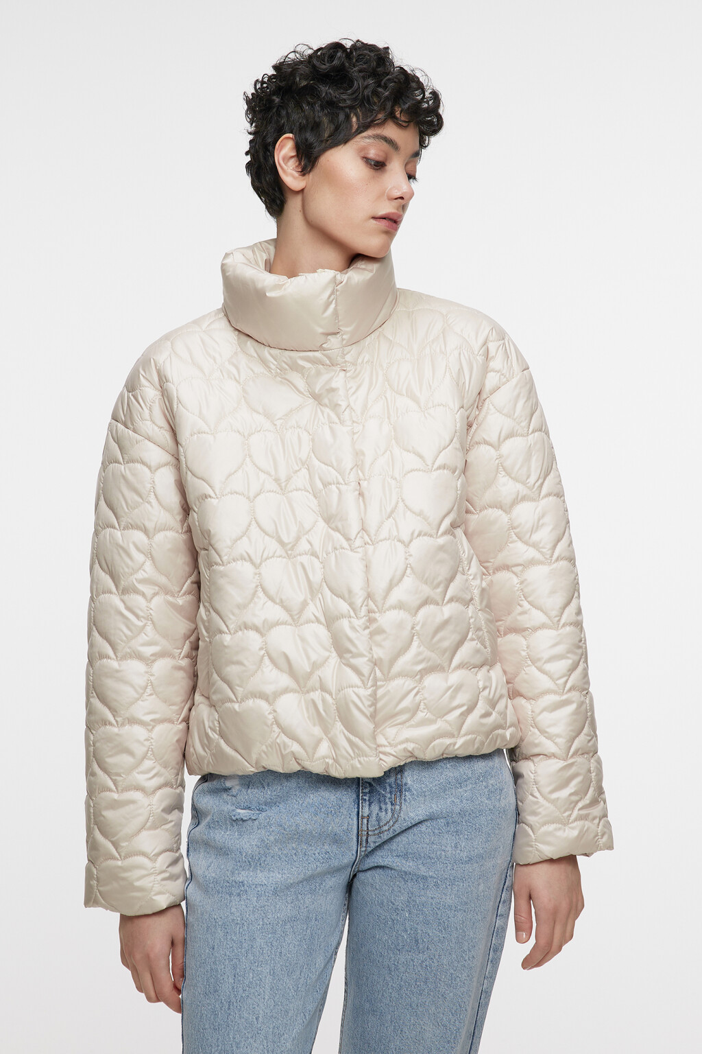 Куртка стеганая укороченная в сердечко - цвет бежевый - 5