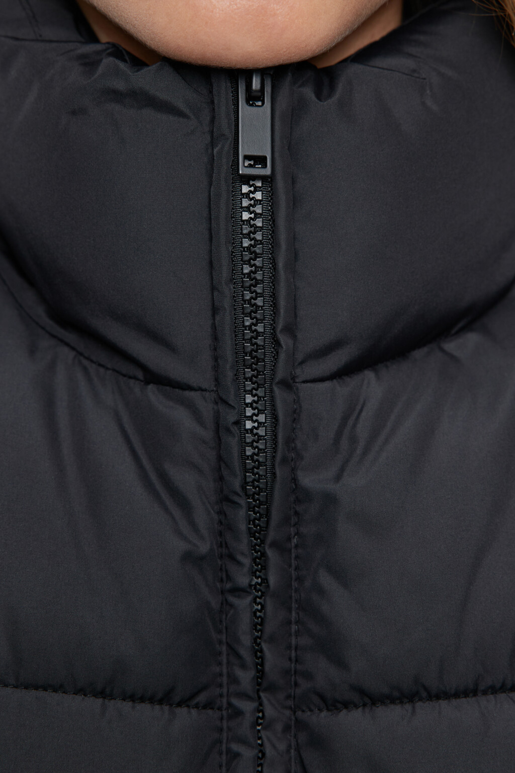 Жилет стеганый утепленный с воротником-стойкой - цвет черный - 10