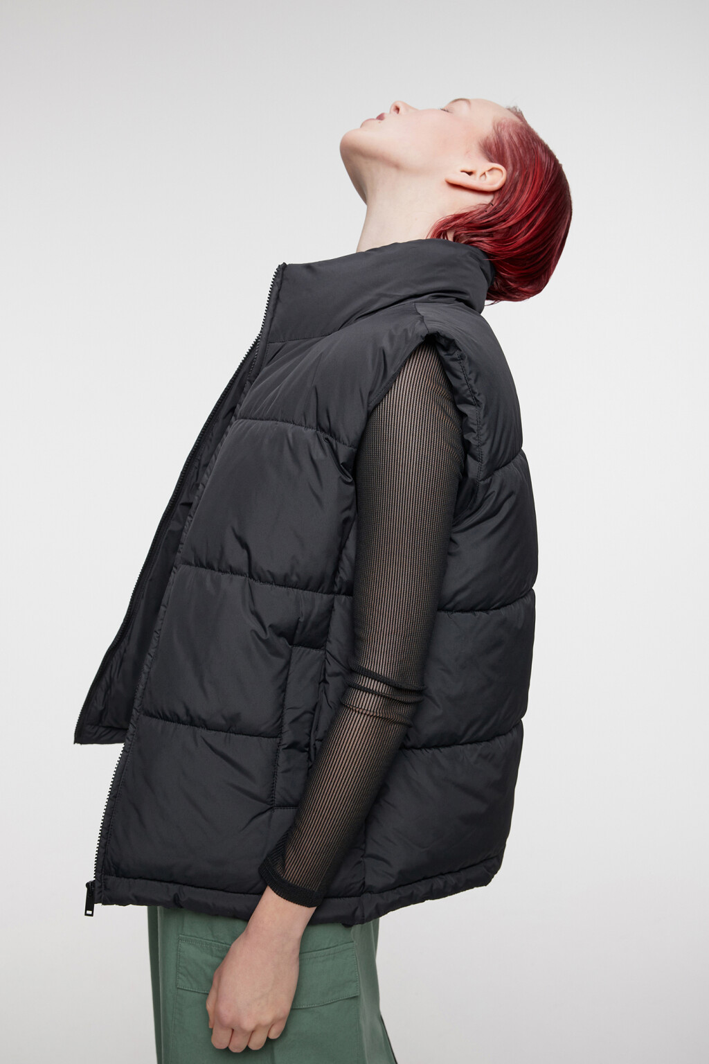 Жилет стеганый утепленный с воротником-стойкой - цвет черный - 13