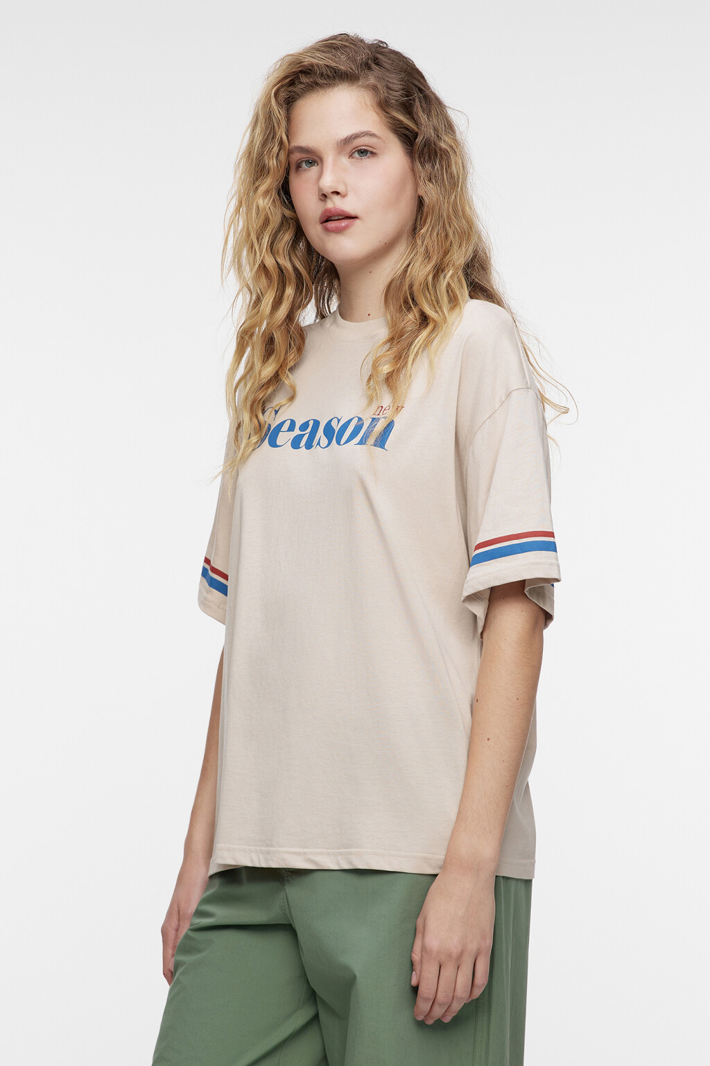 Футболка oversize хлопковая с принтом-надписью - цвет бежевый - 2