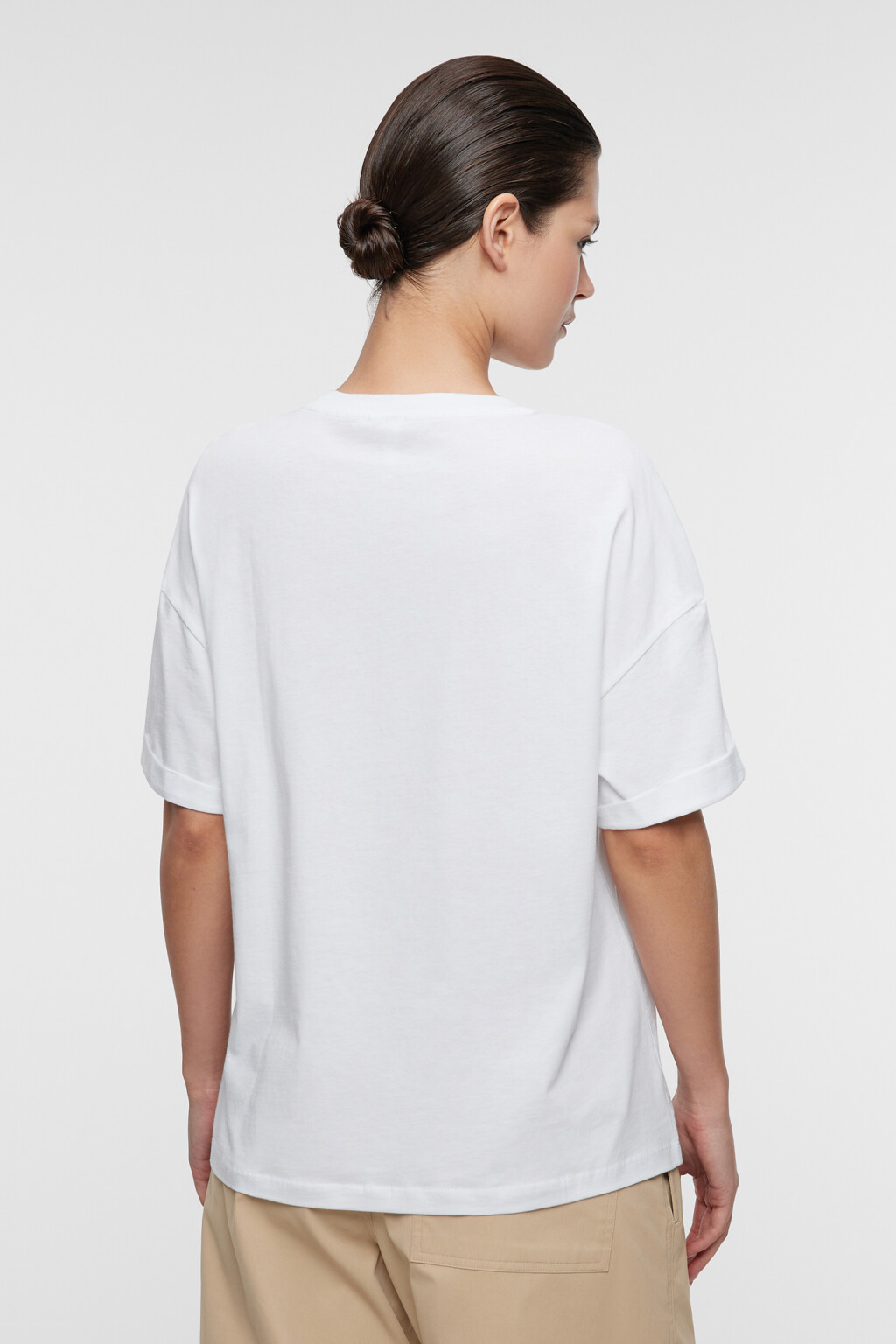 Футболка хлопковая свободного кроя с принтом - цвет белый - 4