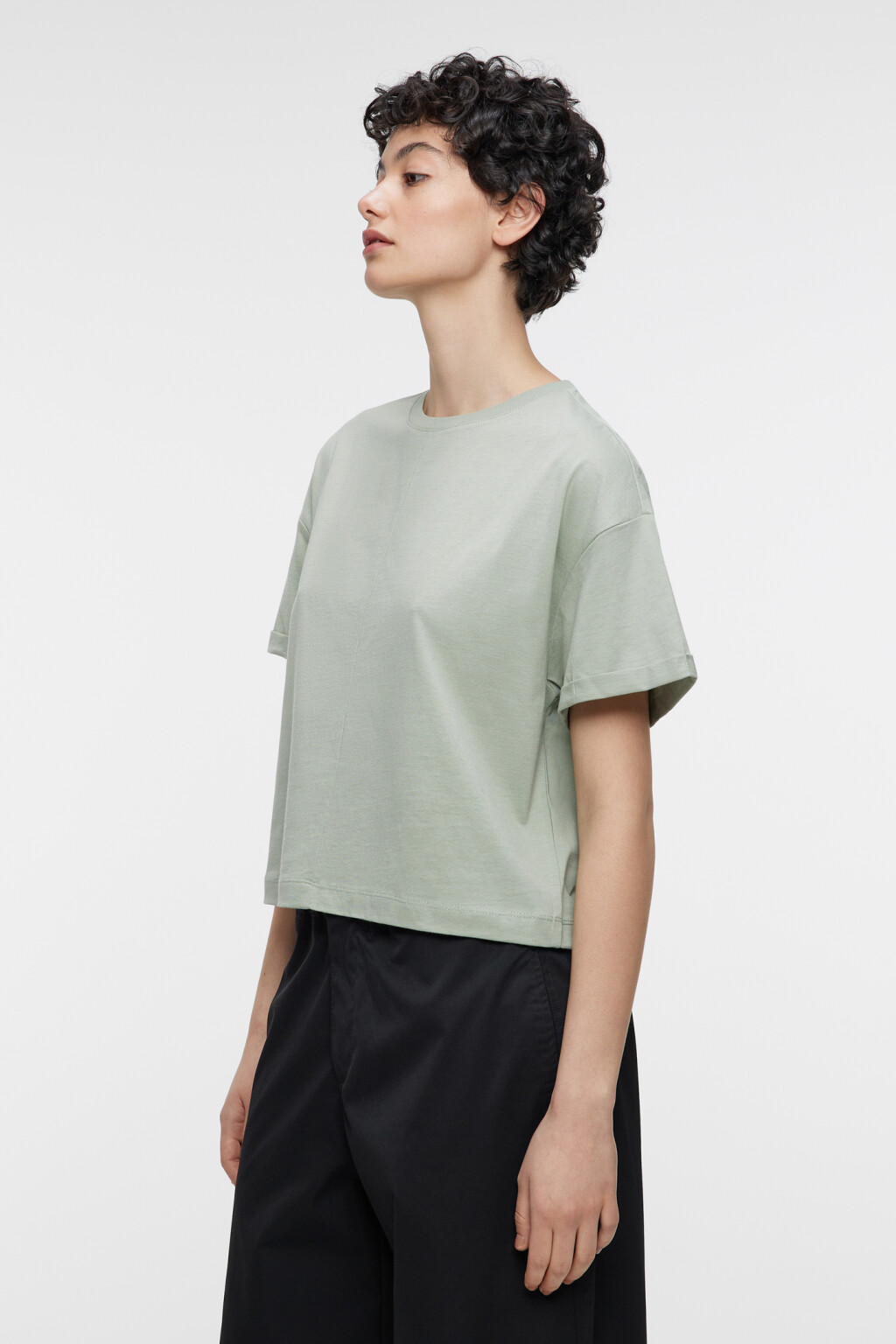 Футболка oversize укороченная с подвернутыми рукавами - цвет зеленый - 2