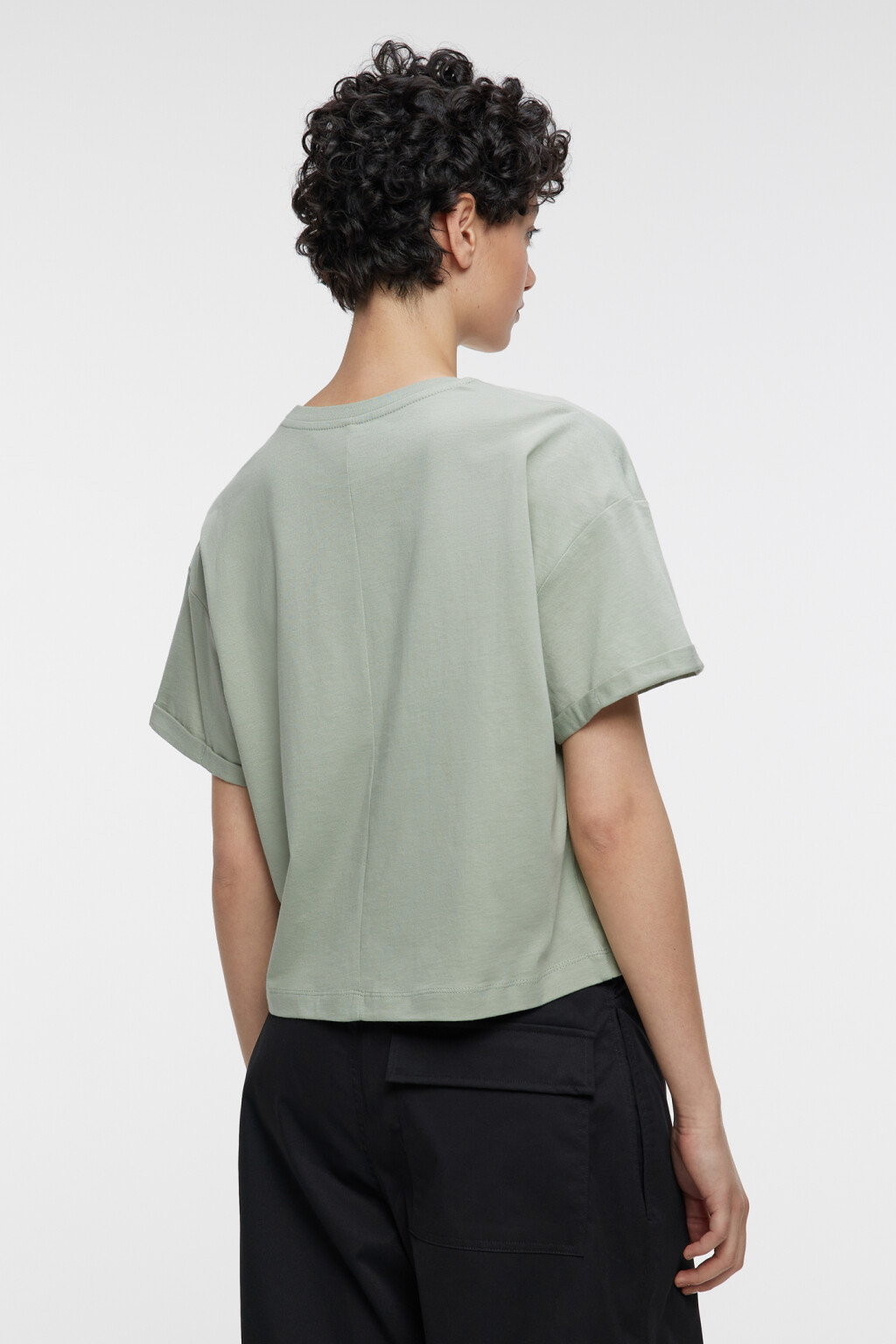Футболка oversize укороченная с подвернутыми рукавами - цвет зеленый - 3