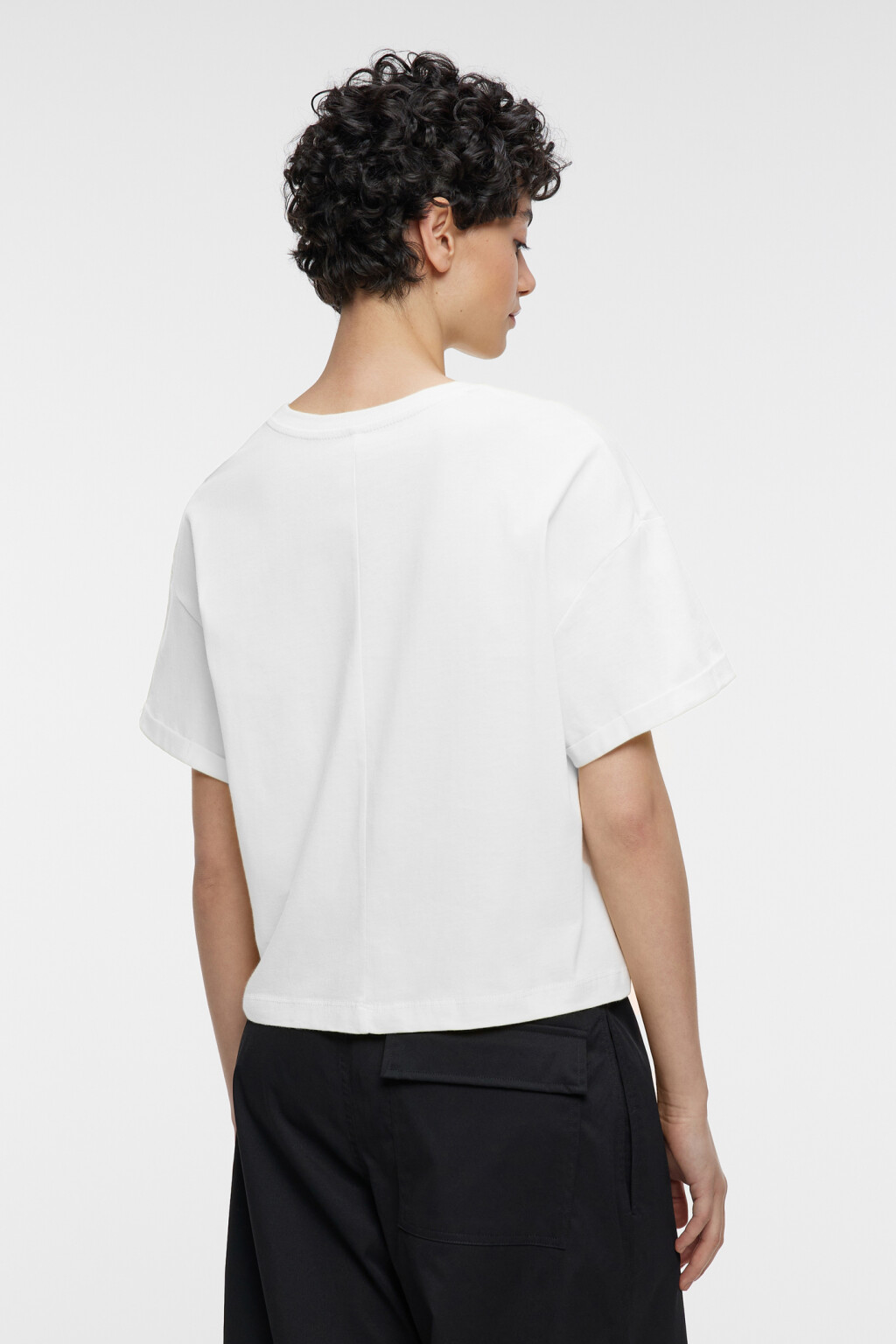 Футболка oversize укороченная с подвернутыми рукавами - цвет белый - 3