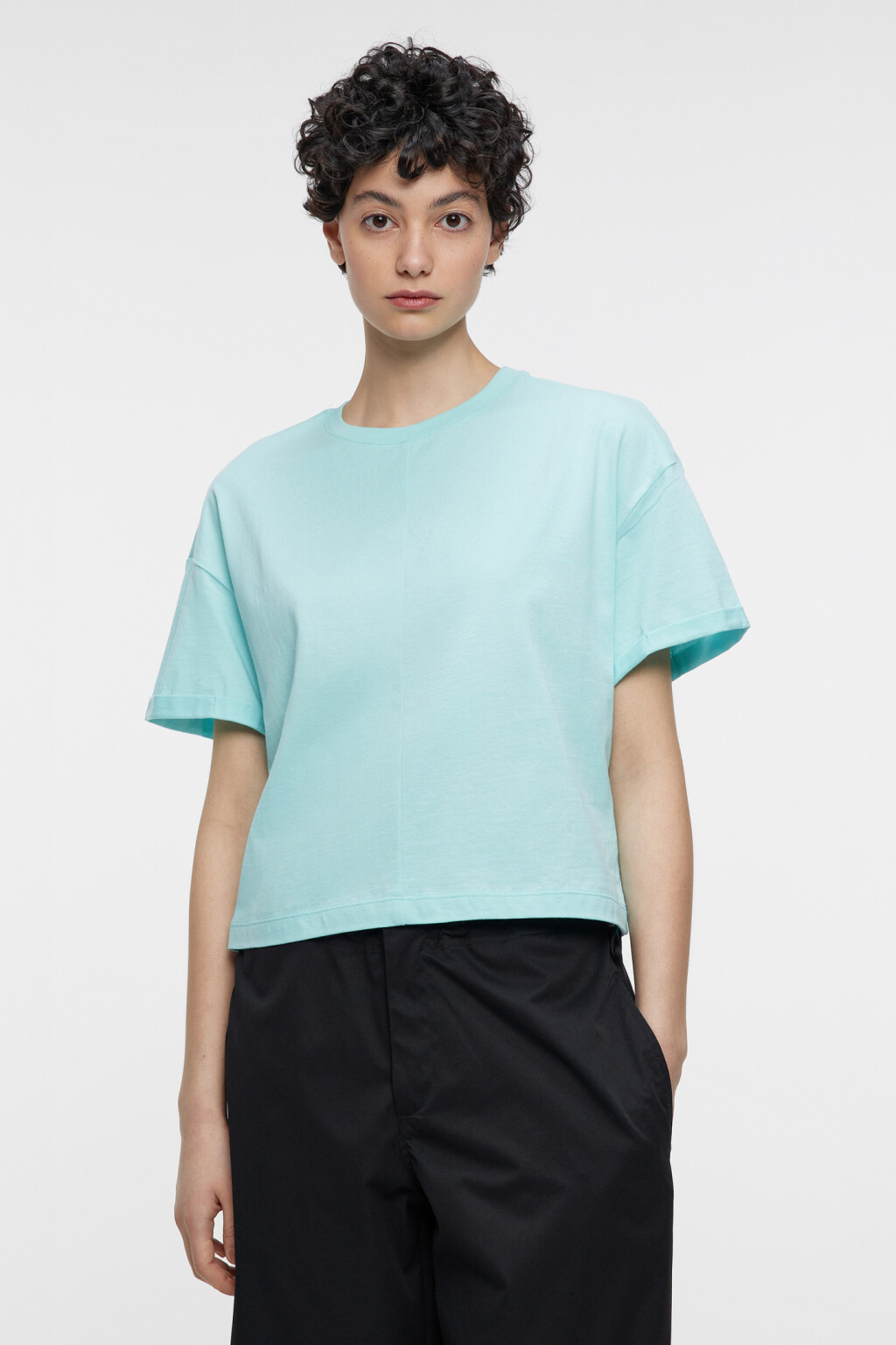 Футболка oversize укороченная с подвернутыми рукавами - цвет голубой - 1