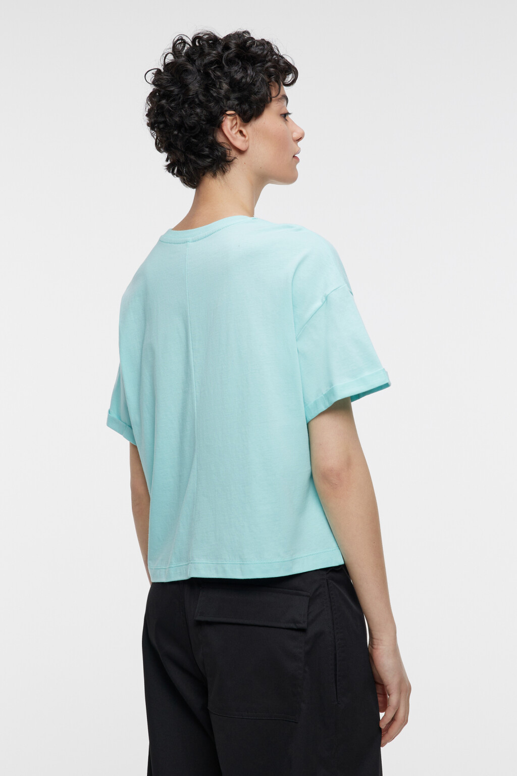 Футболка oversize укороченная с подвернутыми рукавами - цвет голубой - 3