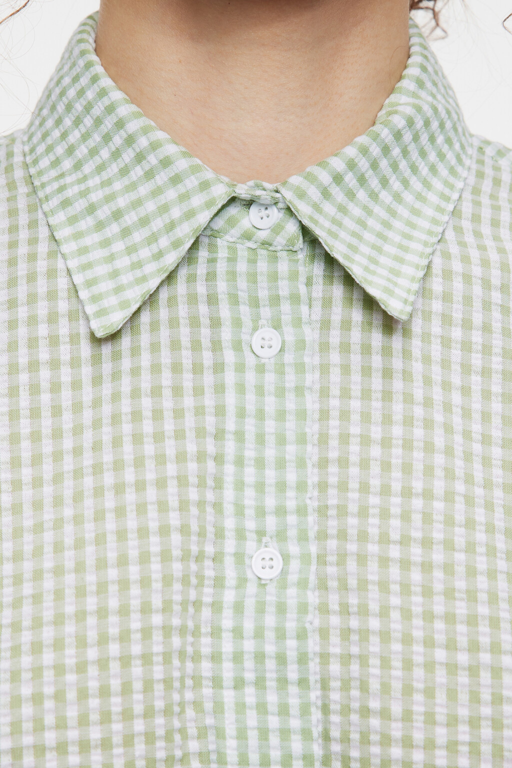 Блузка-рубашка oversize клетчатая из фактурной ткани - цвет зеленый - 5