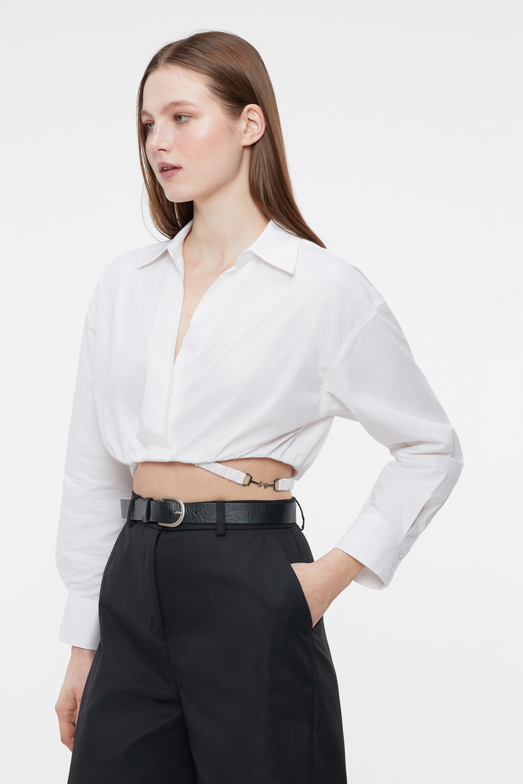 Блузка-рубашка укороченная на запах с ремешком - цвет белый - 3
