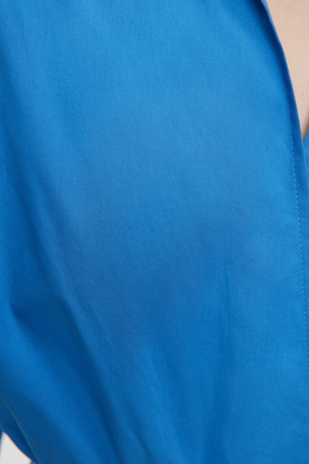 Блузка-рубашка укороченная на запах с ремешком - цвет голубой - 5