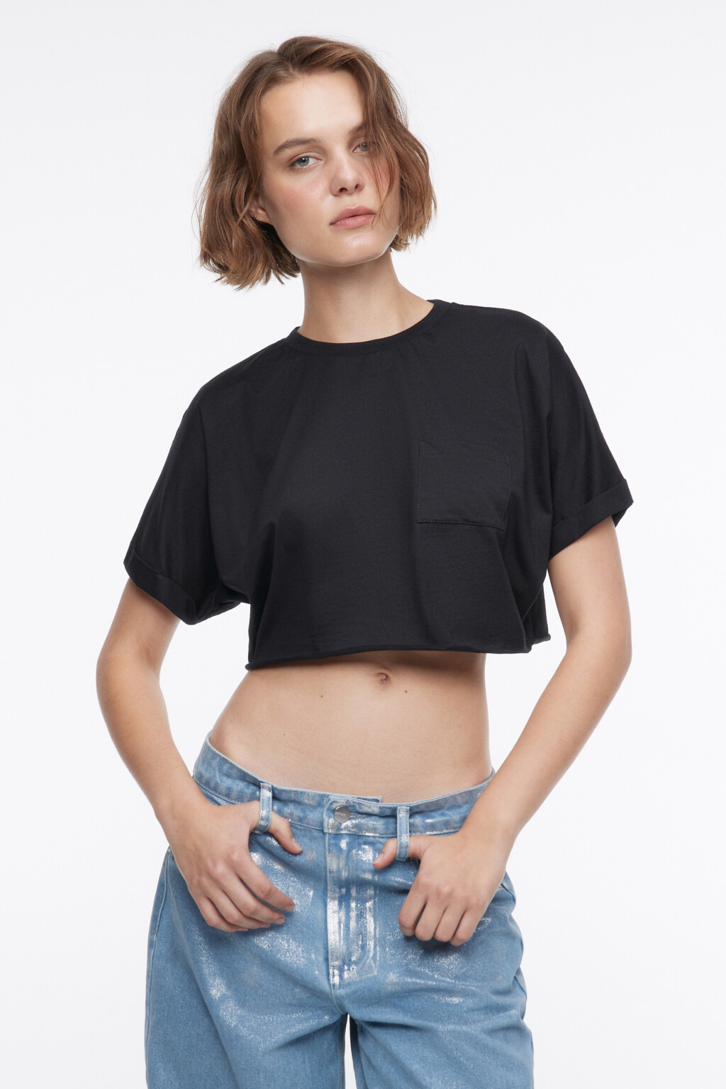 Топ-футболка укороченный с нагрудным карманом - цвет черный - 2