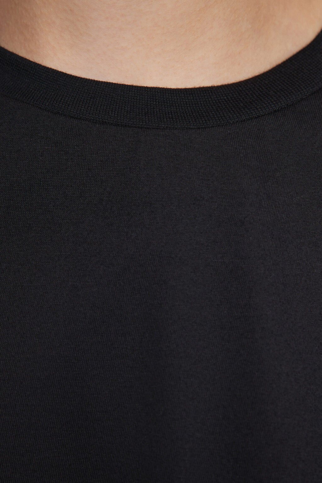 Топ-футболка укороченный с нагрудным карманом - цвет черный - 5