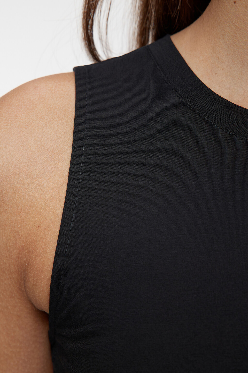 Топ-майка хлопковый облегающий с металлическим декором - цвет черный - 5