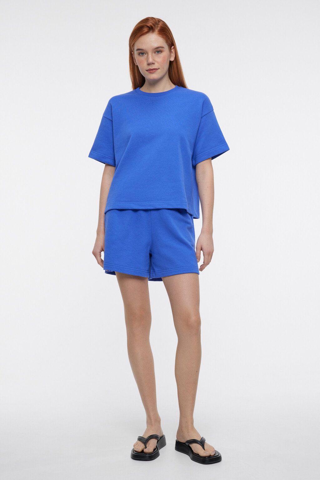 Футболка oversize короткая хлопковая из футера - цвет синий - 4