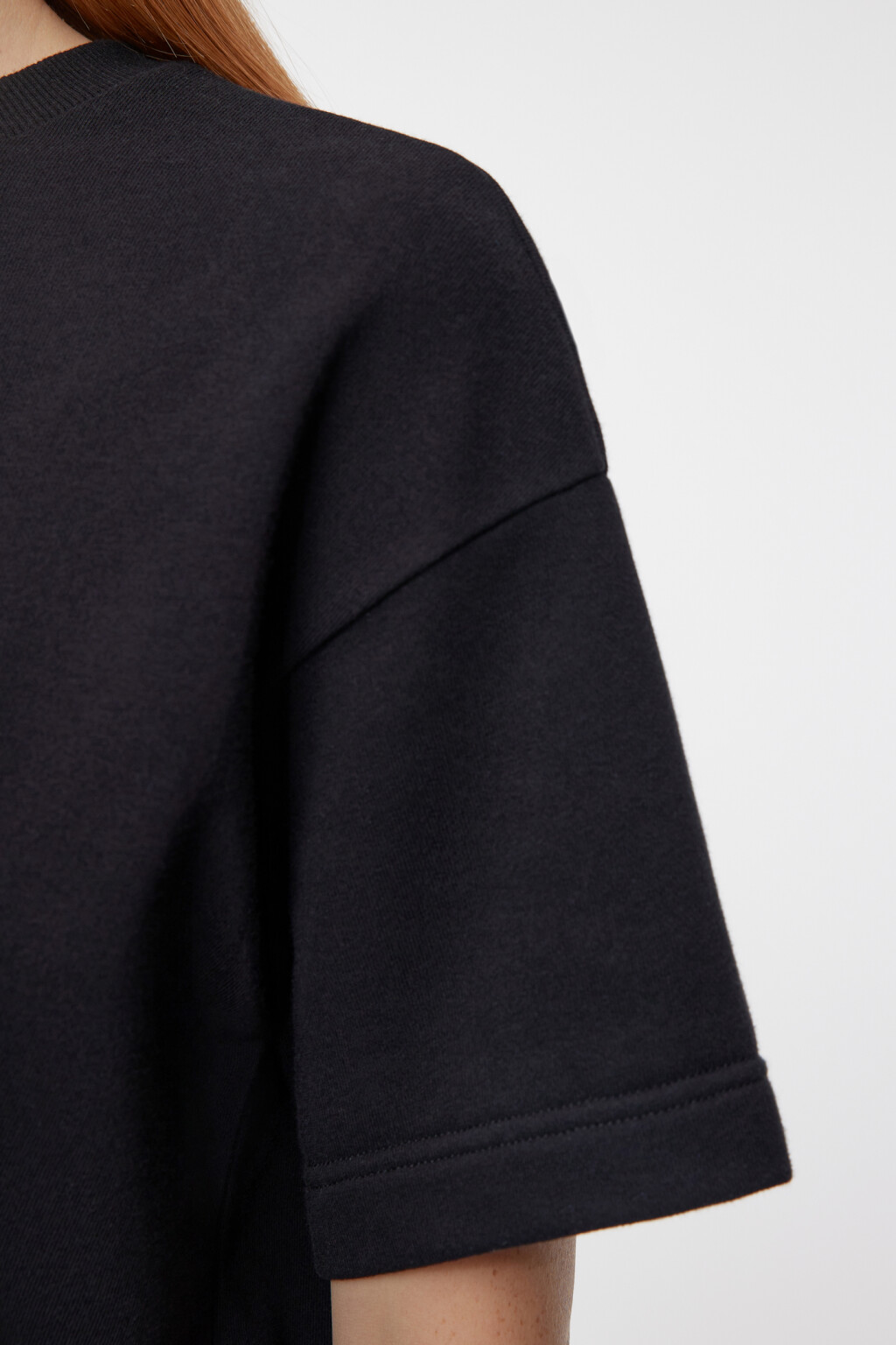 Футболка oversize короткая хлопковая из футера - цвет черный - 5