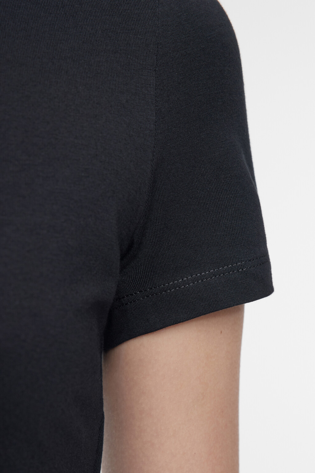 Топ-футболка хлопковый укороченный с принтом и стразами - цвет черный - 6