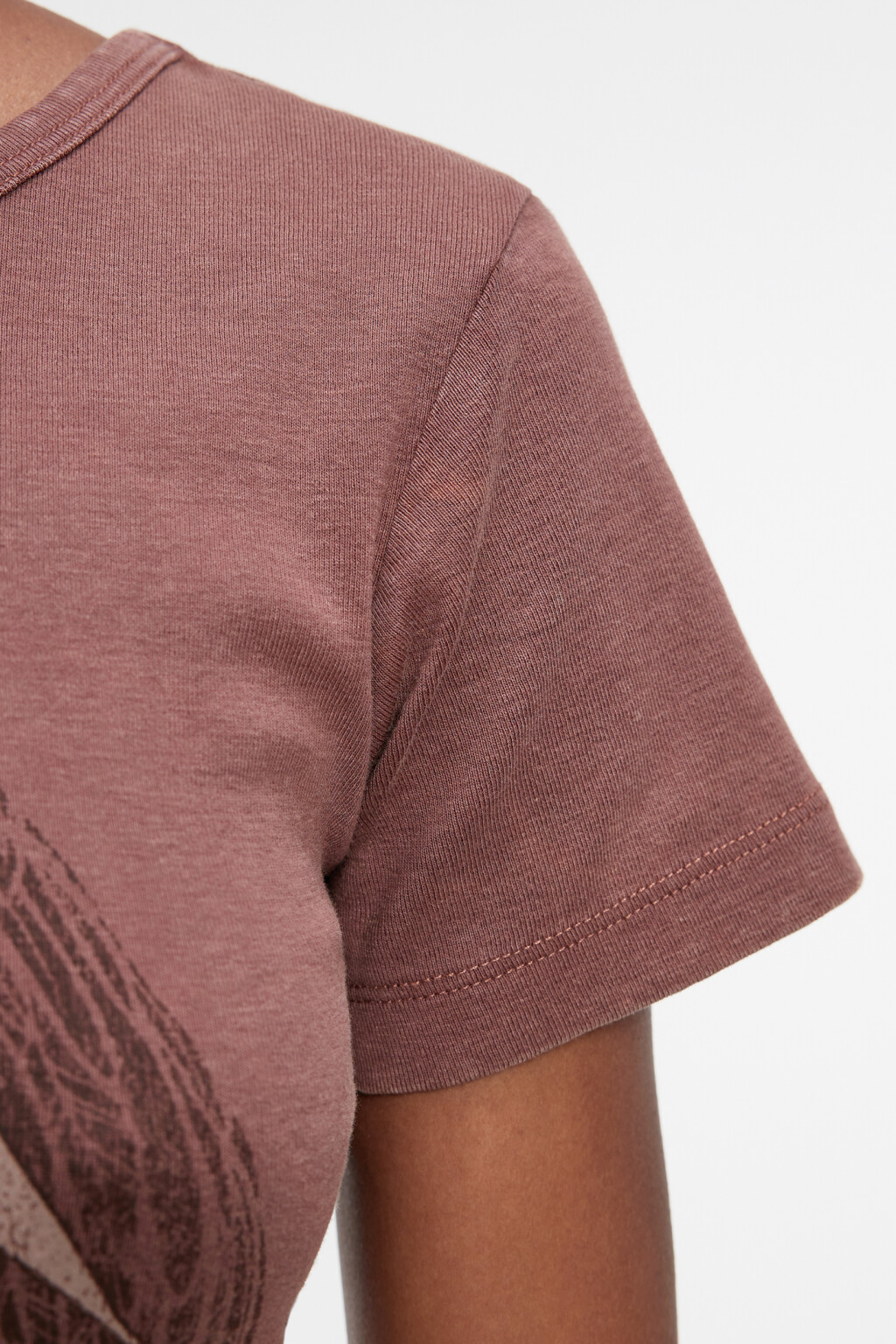 Футболка-топ укороченная хлопковая с принтом - цвет коричневый - 5