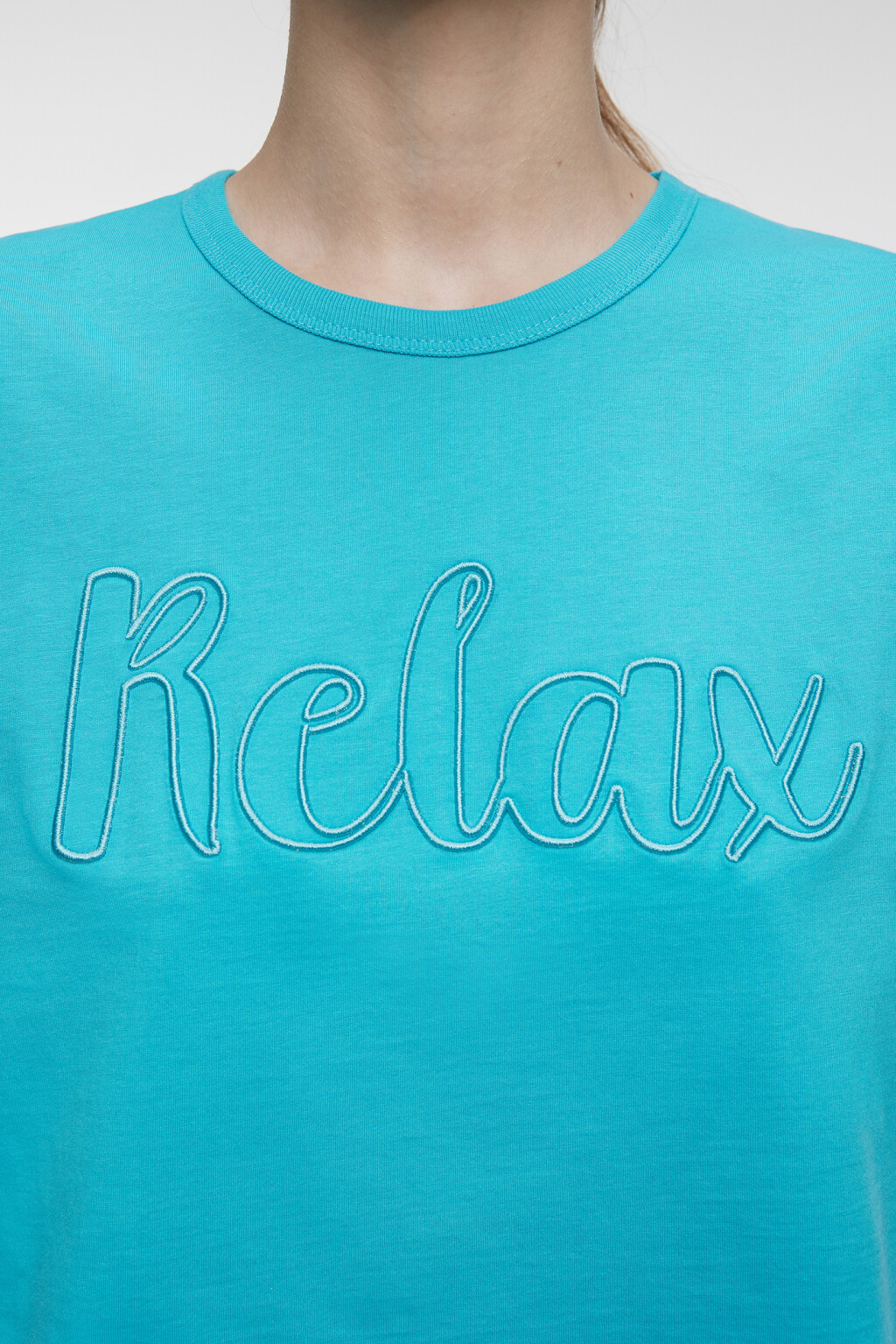 Топ-футболка oversize укороченный с принтом-надписью - цвет голубой - 4