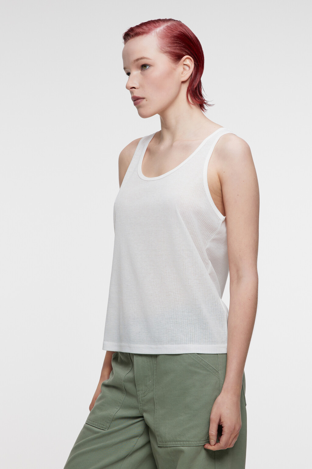 Майка свободного кроя в рубчик на широких бретелях - цвет белый - 2