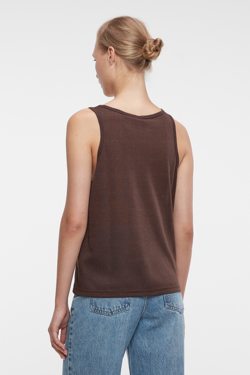 Майка свободного кроя в рубчик на широких бретелях - цвет коричневый - 3