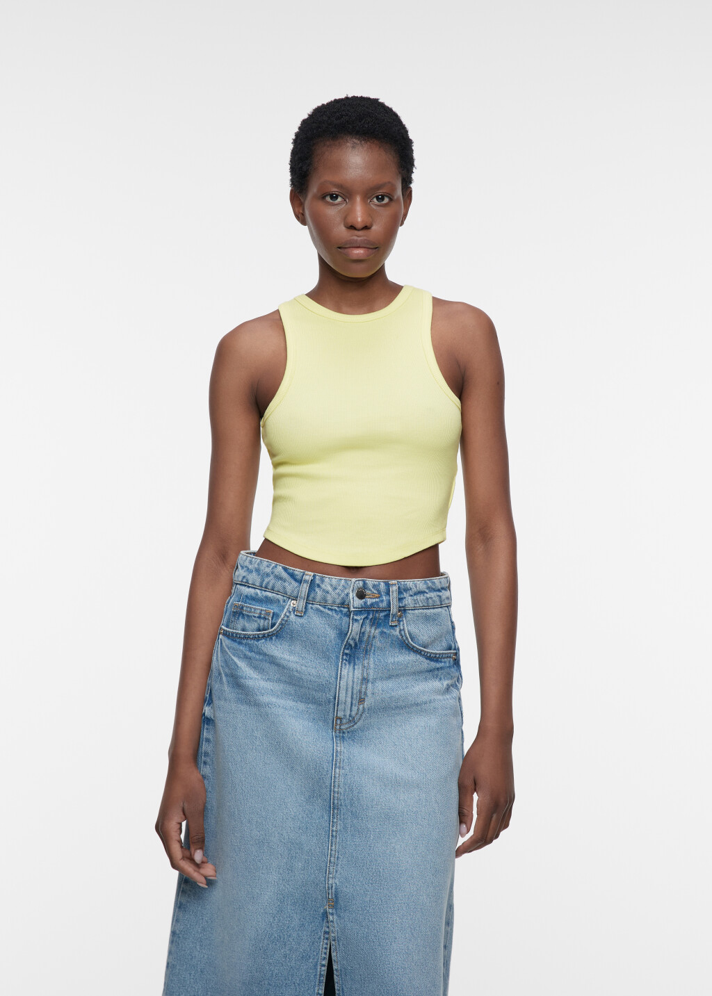 Топ-майка хлопковый облегающий с фигурным низом - цвет желтый - 2