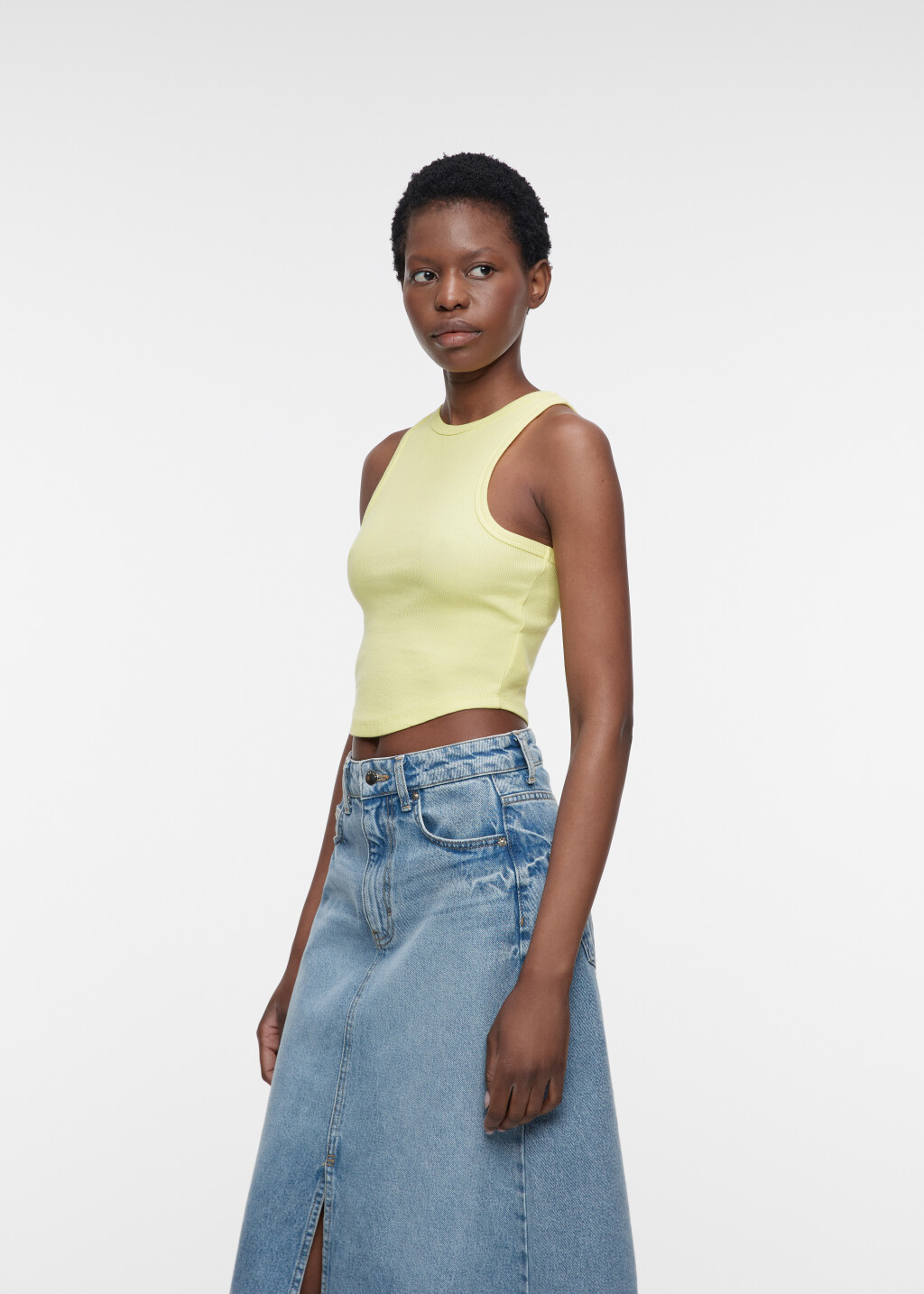 Топ-майка хлопковый облегающий с фигурным низом - цвет желтый - 3