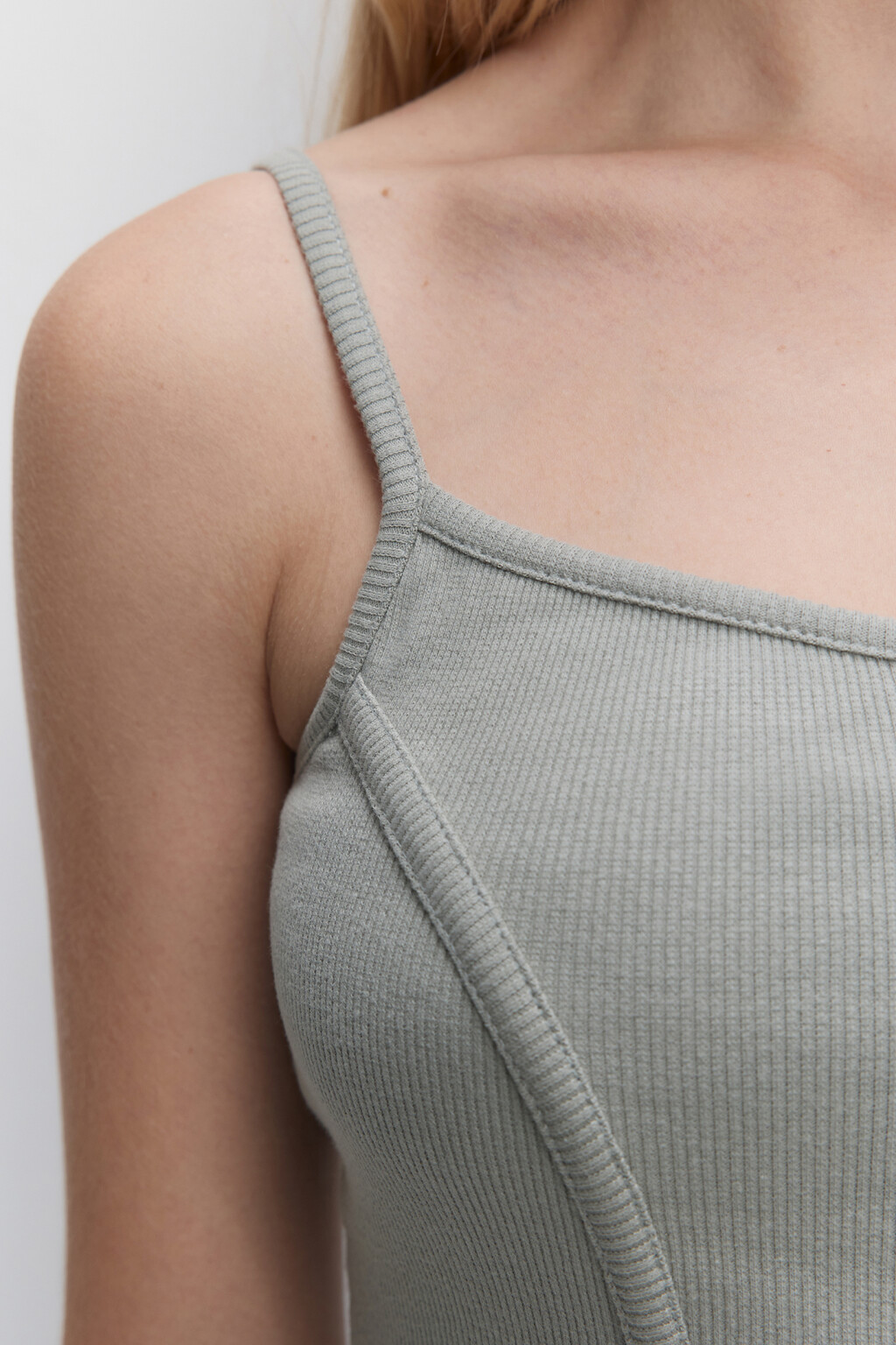 Топ-майка на тонких бретельках в корсетном стиле - цвет зеленый - 5