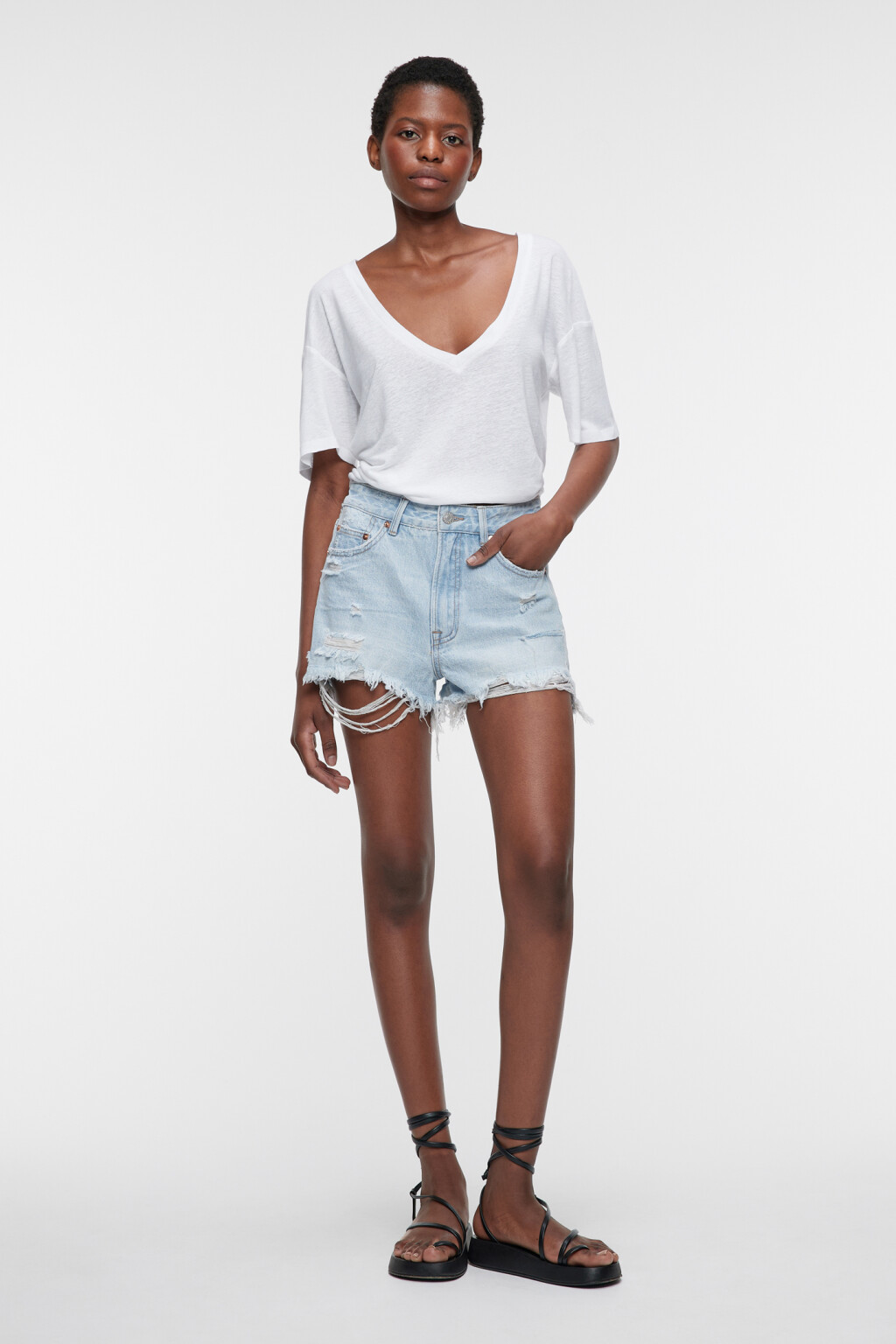 Футболка oversize льняная с V-образным вырезом - цвет белый - 1