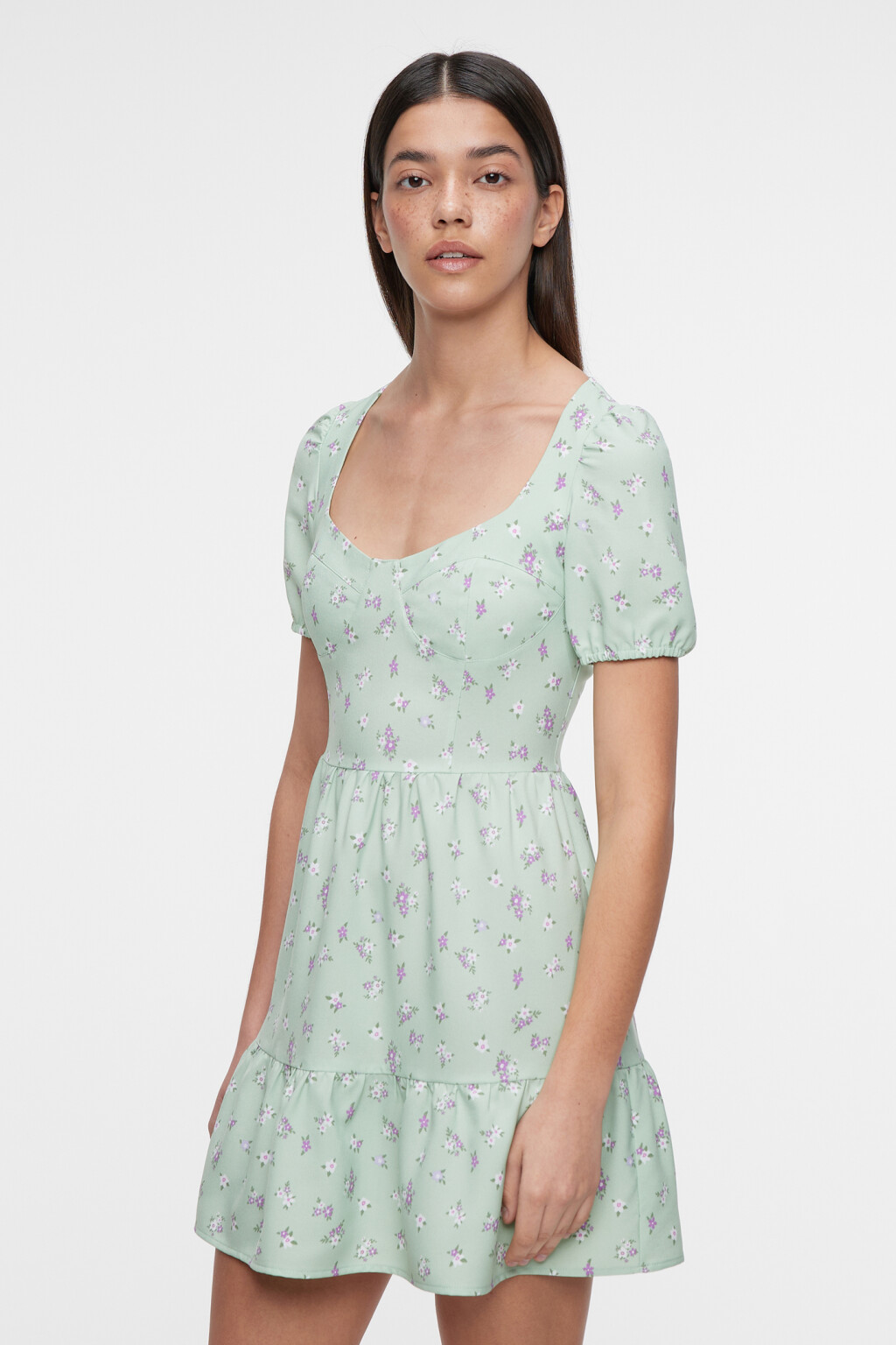 Платье baby-doll мини с фигурным вырезом на груди - цвет зеленый - 2