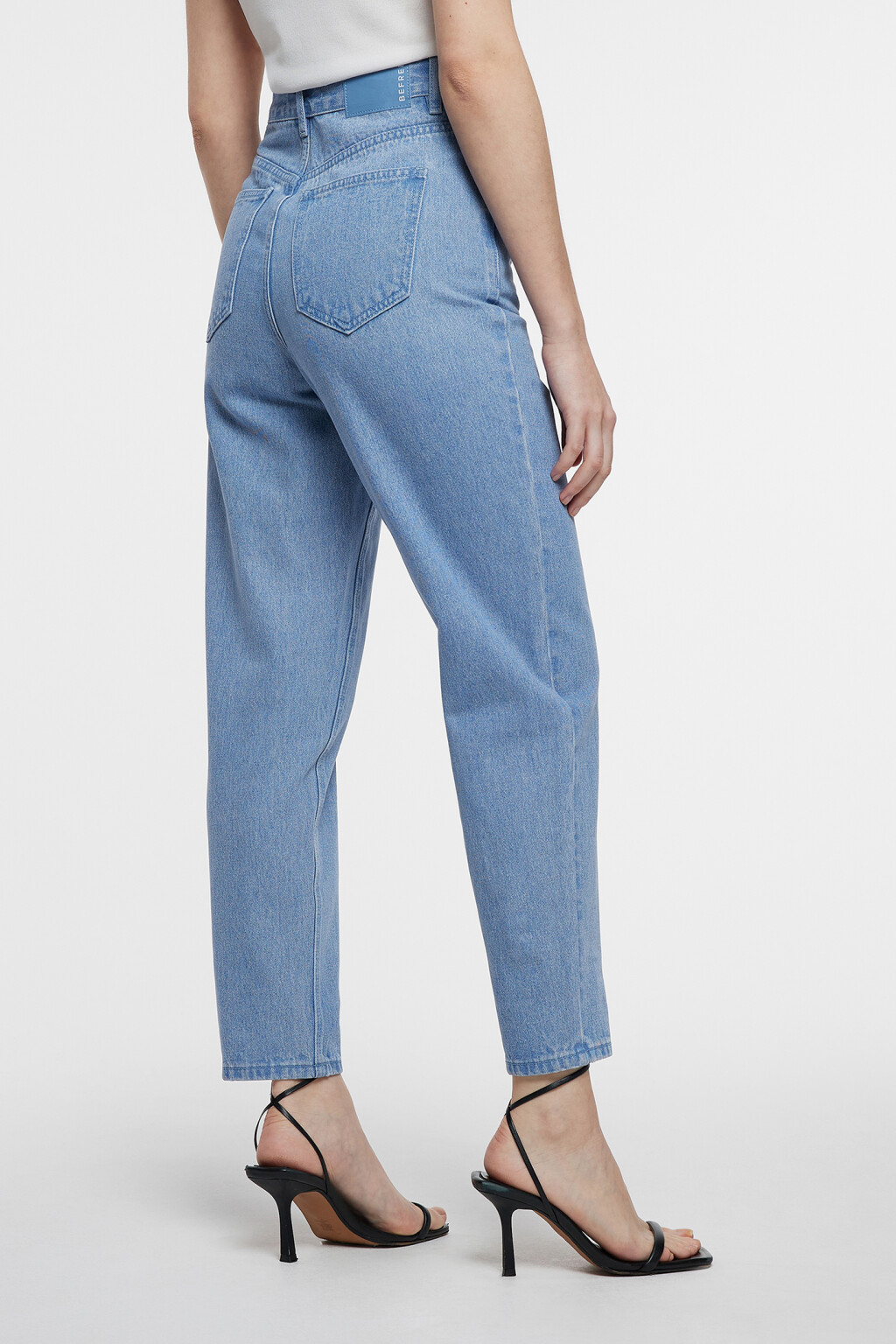 Джинсы MOM классические с высокой посадкой - цвет голубой - 3
