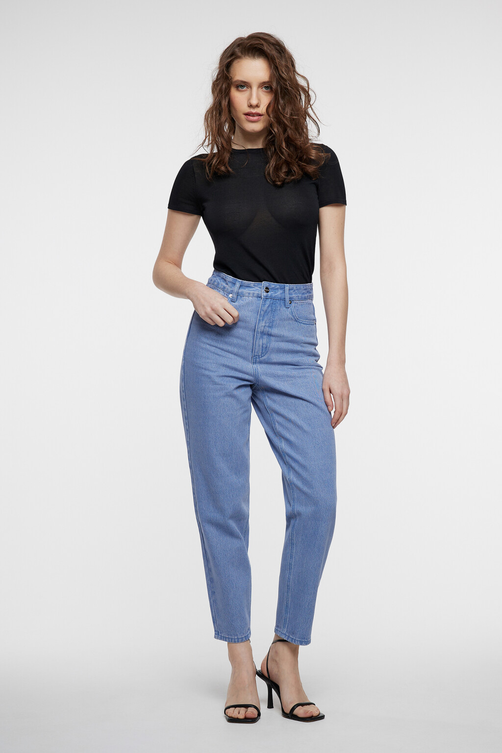 Джинсы MOM классические с высокой посадкой - цвет голубой - 4