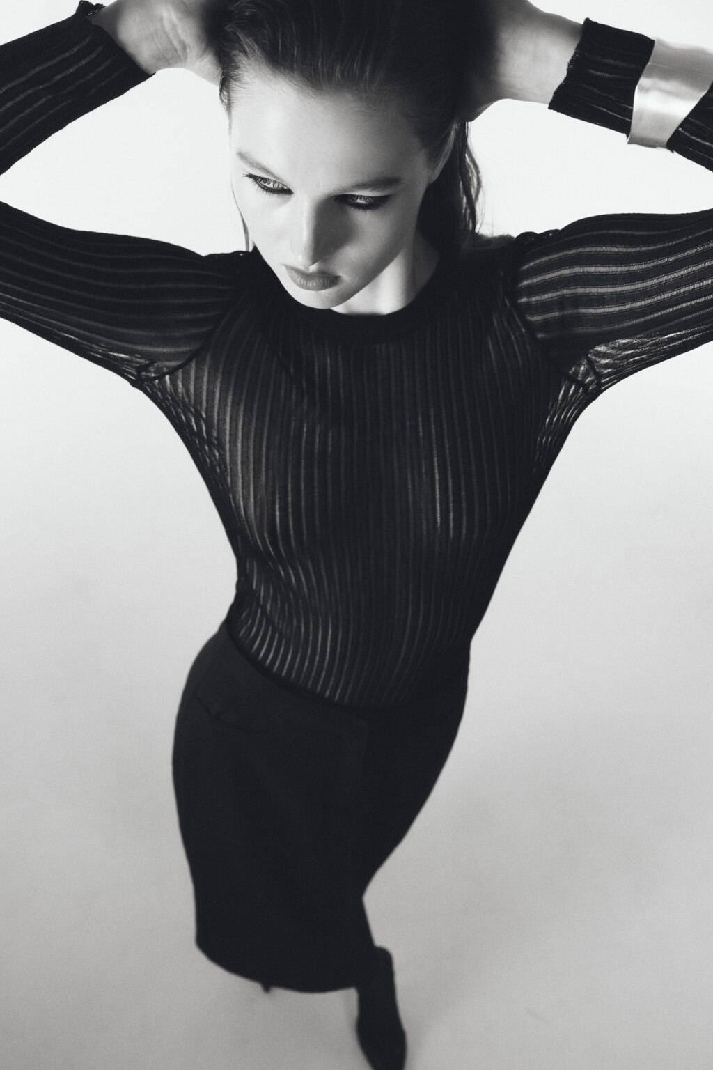 Джемпер вискозный облегающий ажурной вязки - цвет черный - 10