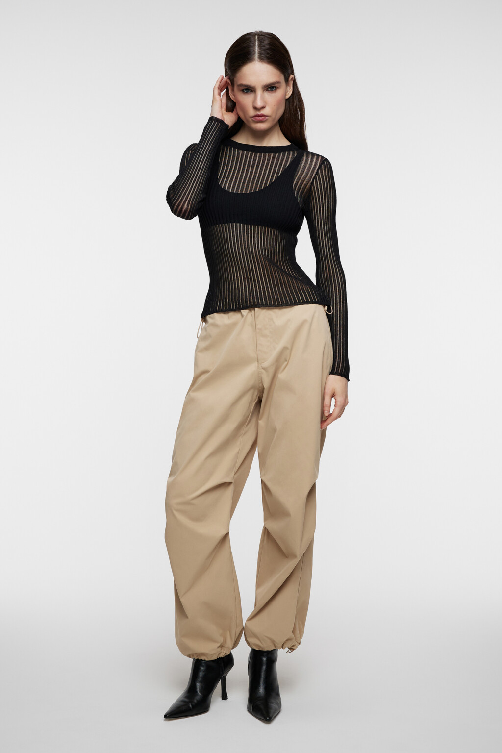 Джемпер вискозный облегающий ажурной вязки - цвет черный - 4