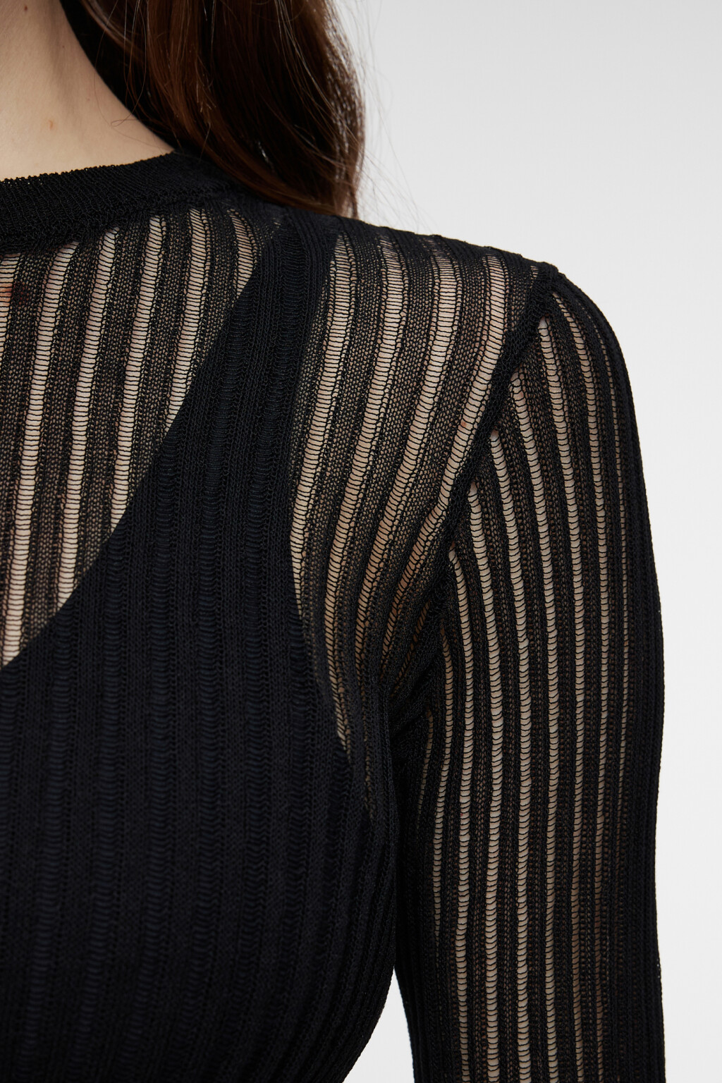 Джемпер вискозный облегающий ажурной вязки - цвет черный - 6