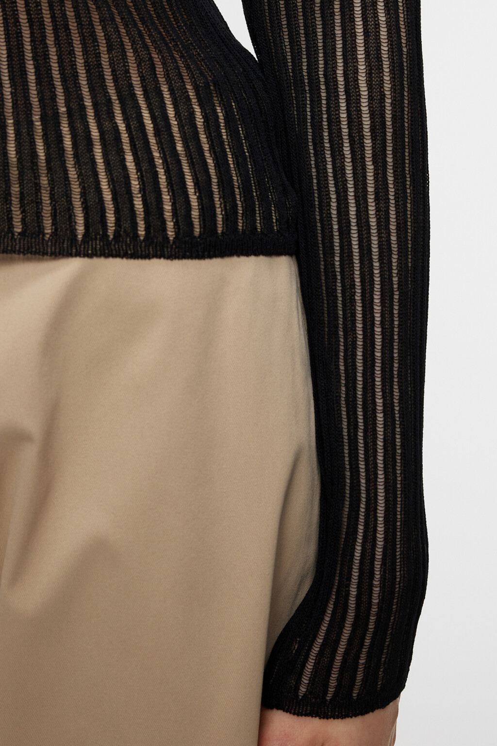 Джемпер вискозный облегающий ажурной вязки - цвет черный - 7