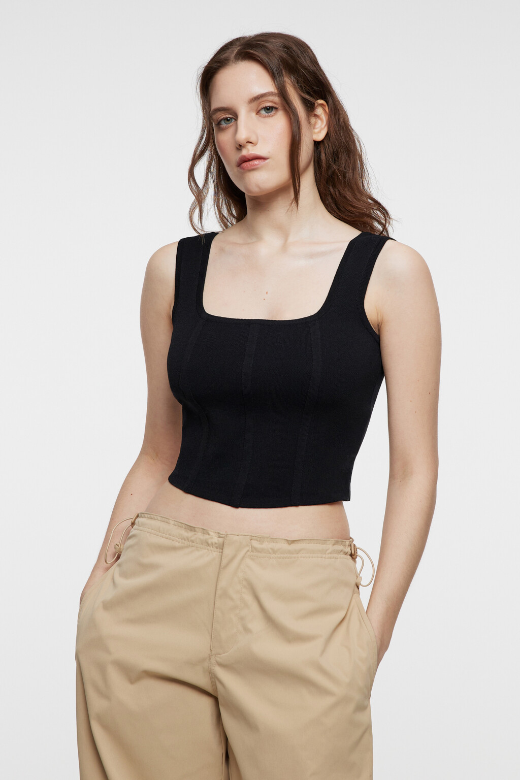 Топ-майка вискозный тонкой вязки на широких бретелях - цвет черный - 1