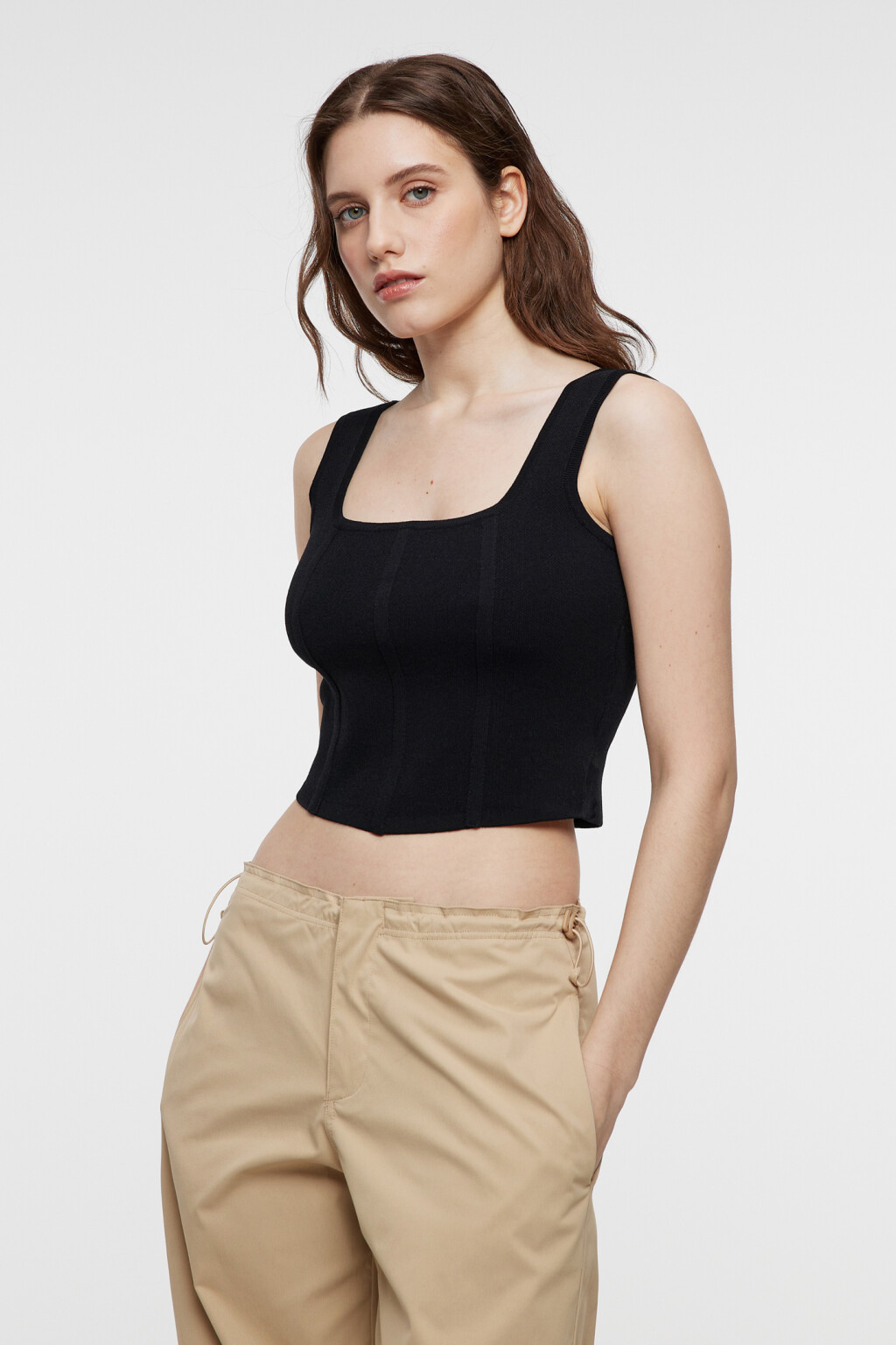 Топ-майка вискозный тонкой вязки на широких бретелях - цвет черный - 2